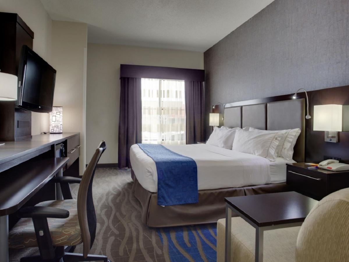 Holiday Inn Express Hotel & Suites Meadowlands Area By Ihg Carlstadt Exterior foto